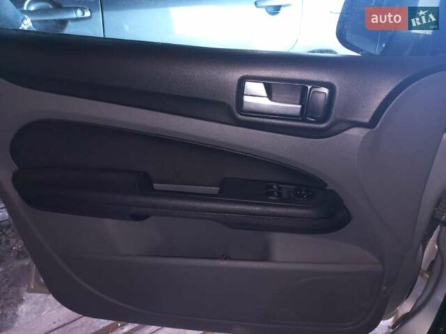 Форд Фокус 2008 у Стрые на Automoto.ua Сірий Форд Фокус, об'ємом двигуна 1.6 л та пробігом 310 тис. км за 4697 $, фото 38 на Automoto.ua
