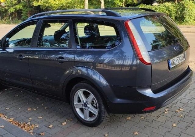 Серый Форд Фокус, объемом двигателя 1.6 л и пробегом 218 тыс. км за 2100 $, фото 2 на Automoto.ua