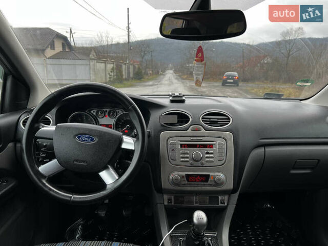Серый Форд Фокус, объемом двигателя 1.6 л и пробегом 295 тыс. км за 4100 $, фото 12 на Automoto.ua