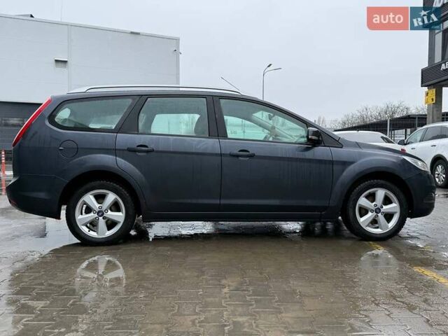 Серый Форд Фокус, объемом двигателя 1.6 л и пробегом 278 тыс. км за 5500 $, фото 7 на Automoto.ua