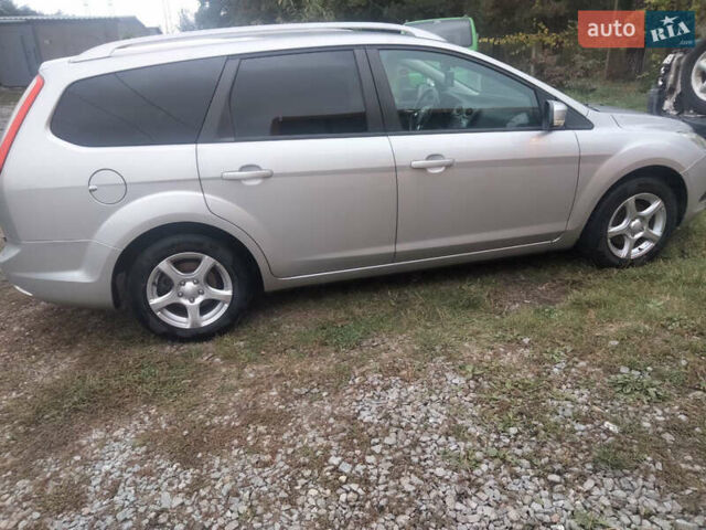 Серый Форд Фокус, объемом двигателя 1.6 л и пробегом 225 тыс. км за 5800 $, фото 4 на Automoto.ua