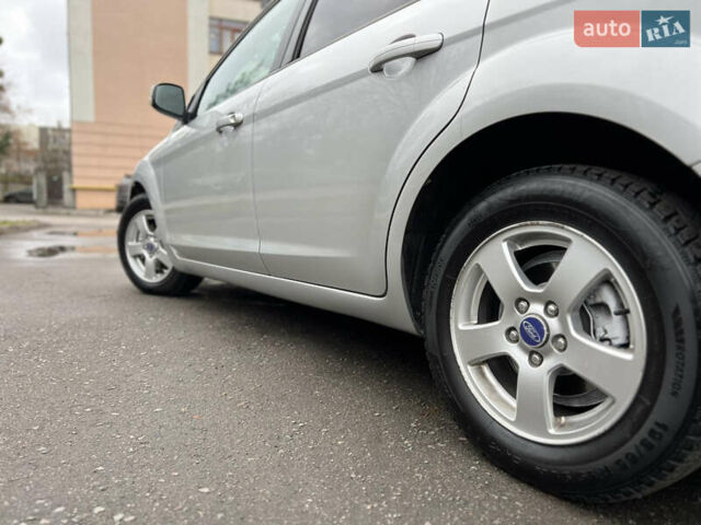 Серый Форд Фокус, объемом двигателя 1.6 л и пробегом 264 тыс. км за 4150 $, фото 9 на Automoto.ua