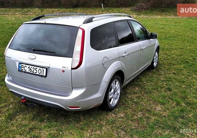 Сірий Форд Фокус, об'ємом двигуна 1.6 л та пробігом 237 тис. км за 6000 $, фото 4 на Automoto.ua