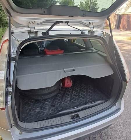 Серый Форд Фокус, объемом двигателя 1.6 л и пробегом 425 тыс. км за 4200 $, фото 26 на Automoto.ua