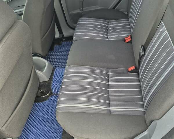 Серый Форд Фокус, объемом двигателя 1.56 л и пробегом 250 тыс. км за 4700 $, фото 5 на Automoto.ua