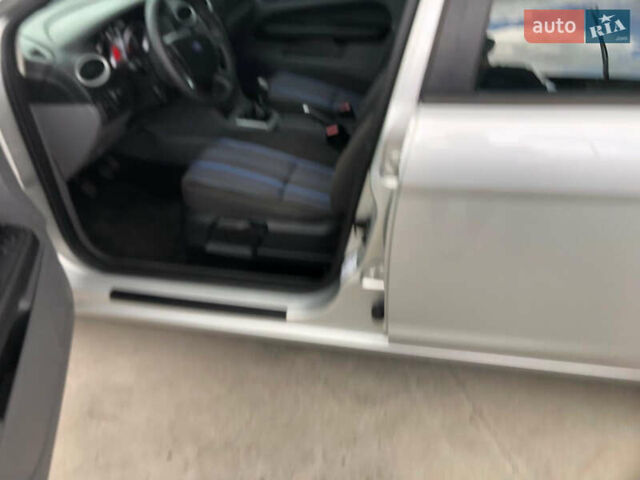 Форд Фокус 2008 у Рівному на Automoto.ua Сірий Форд Фокус, об'ємом двигуна 1.6 л та пробігом 223 тис. км за 5600 $, фото 27 на Automoto.ua