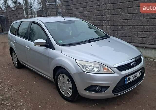 Серый Форд Фокус, объемом двигателя 1.56 л и пробегом 207 тыс. км за 4900 $, фото 2 на Automoto.ua