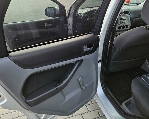 Серый Форд Фокус, объемом двигателя 1.56 л и пробегом 273 тыс. км за 4999 $, фото 17 на Automoto.ua