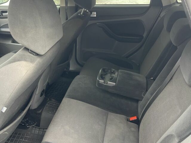 Сірий Форд Фокус, об'ємом двигуна 1.6 л та пробігом 303 тис. км за 5850 $, фото 15 на Automoto.ua