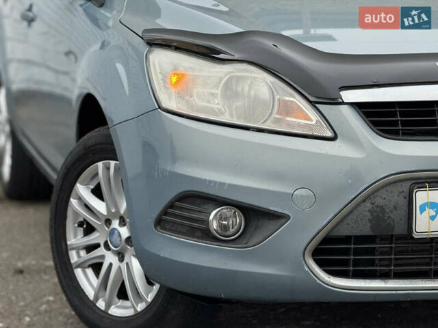 Серый Форд Фокус, объемом двигателя 1.6 л и пробегом 306 тыс. км за 4800 $, фото 3 на Automoto.ua