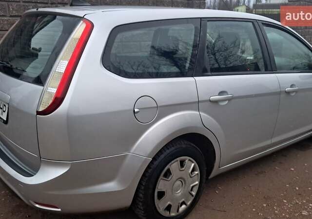 Сірий Форд Фокус, об'ємом двигуна 1.56 л та пробігом 207 тис. км за 4900 $, фото 4 на Automoto.ua