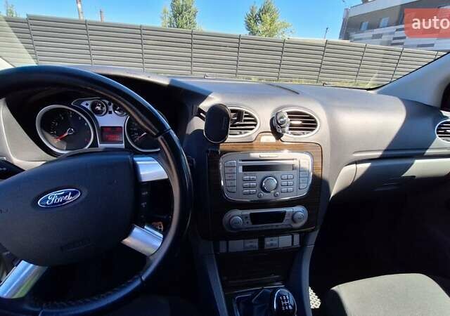 Серый Форд Фокус, объемом двигателя 2 л и пробегом 223 тыс. км за 6000 $, фото 6 на Automoto.ua