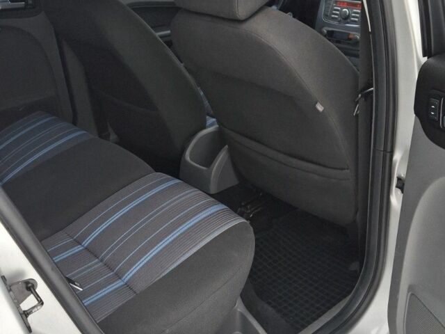 Серый Форд Фокус, объемом двигателя 2 л и пробегом 227 тыс. км за 6300 $, фото 5 на Automoto.ua