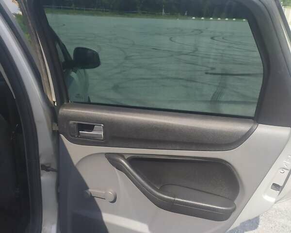 Сірий Форд Фокус, об'ємом двигуна 1.6 л та пробігом 269 тис. км за 4900 $, фото 21 на Automoto.ua