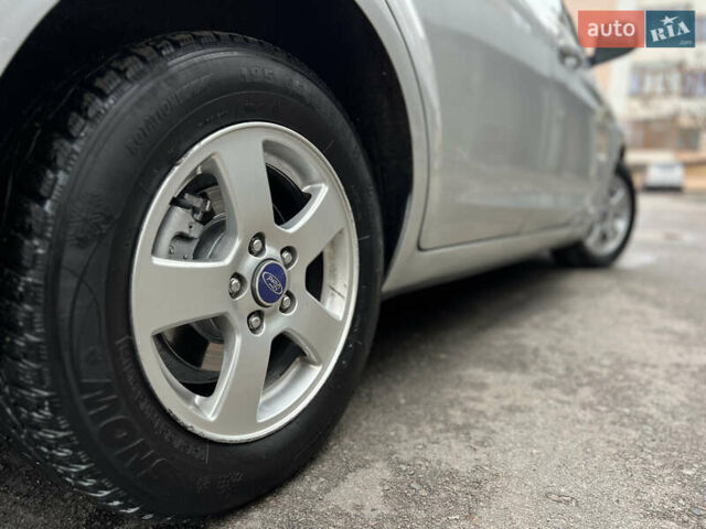 Серый Форд Фокус, объемом двигателя 1.6 л и пробегом 264 тыс. км за 4150 $, фото 61 на Automoto.ua
