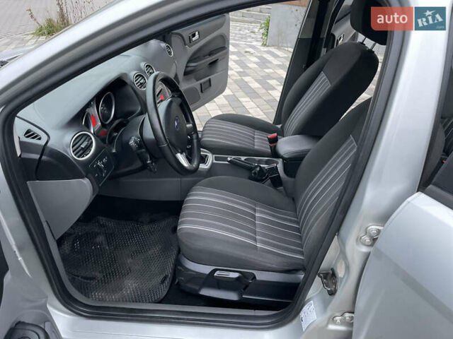 Серый Форд Фокус, объемом двигателя 1.56 л и пробегом 294 тыс. км за 5299 $, фото 20 на Automoto.ua