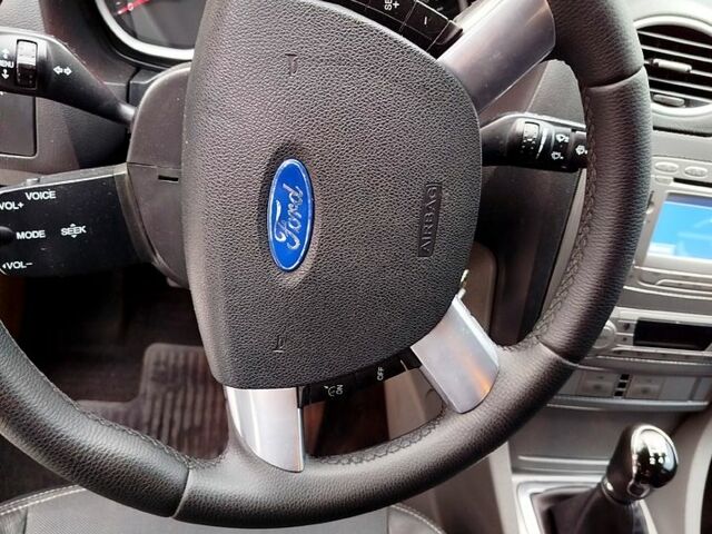 Серый Форд Фокус, объемом двигателя 1.8 л и пробегом 194 тыс. км за 6700 $, фото 4 на Automoto.ua