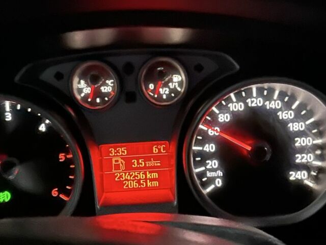 Сірий Форд Фокус, об'ємом двигуна 1.8 л та пробігом 235 тис. км за 5900 $, фото 7 на Automoto.ua