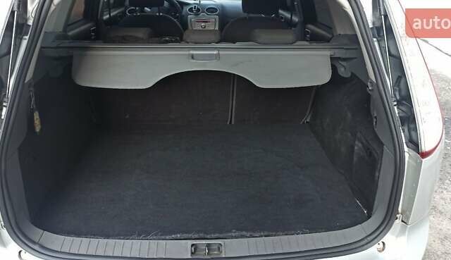 Форд Фокус 2008 у Умани на Automoto.ua Сірий Форд Фокус, об'ємом двигуна 1.6 л та пробігом 217 тис. км за 6200 $, фото 13 на Automoto.ua