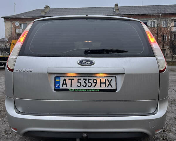 Серый Форд Фокус, объемом двигателя 1.6 л и пробегом 337 тыс. км за 5000 $, фото 7 на Automoto.ua