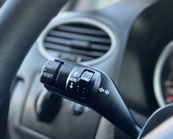 Серый Форд Фокус, объемом двигателя 1.6 л и пробегом 210 тыс. км за 5200 $, фото 42 на Automoto.ua