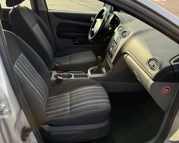 Серый Форд Фокус, объемом двигателя 1.56 л и пробегом 222 тыс. км за 5200 $, фото 14 на Automoto.ua