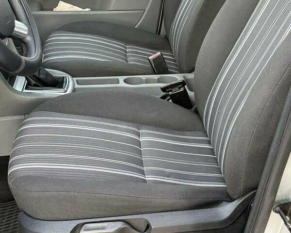 Серый Форд Фокус, объемом двигателя 1.56 л и пробегом 222 тыс. км за 5200 $, фото 11 на Automoto.ua