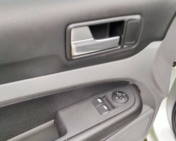 Серый Форд Фокус, объемом двигателя 1.56 л и пробегом 204 тыс. км за 5800 $, фото 17 на Automoto.ua