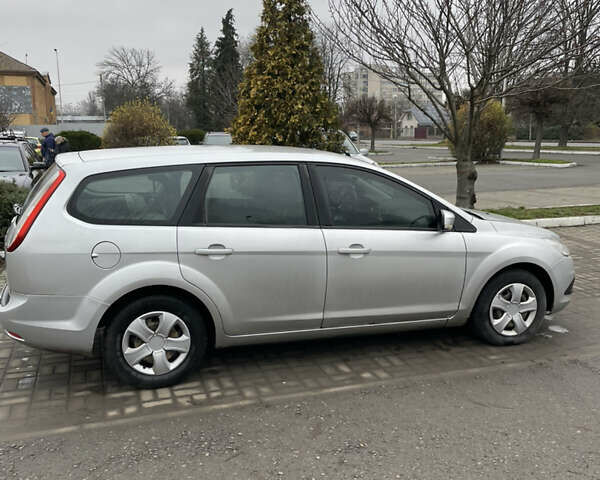 Серый Форд Фокус, объемом двигателя 1.56 л и пробегом 450 тыс. км за 4300 $, фото 4 на Automoto.ua