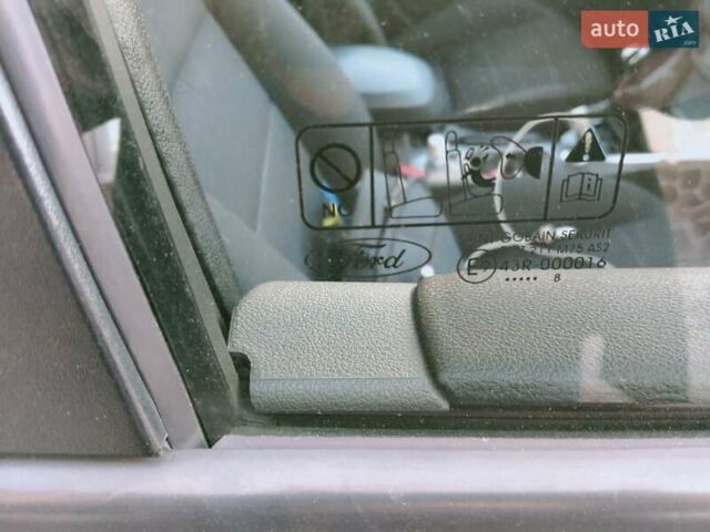 Серый Форд Фокус, объемом двигателя 1.8 л и пробегом 208 тыс. км за 5100 $, фото 4 на Automoto.ua