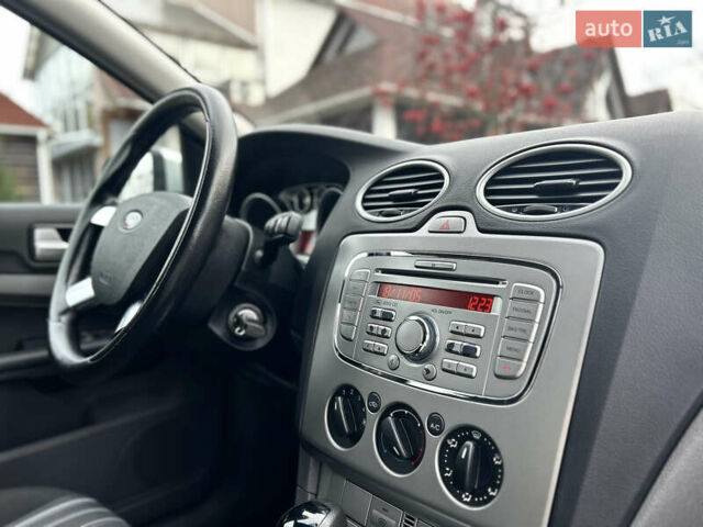 Сірий Форд Фокус, об'ємом двигуна 1.6 л та пробігом 165 тис. км за 6499 $, фото 57 на Automoto.ua