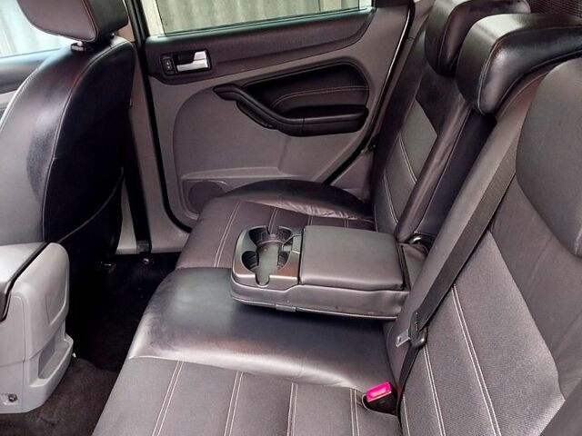 Серый Форд Фокус, объемом двигателя 1.8 л и пробегом 194 тыс. км за 6700 $, фото 7 на Automoto.ua