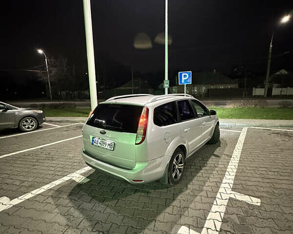 Серый Форд Фокус, объемом двигателя 1.8 л и пробегом 235 тыс. км за 5900 $, фото 7 на Automoto.ua