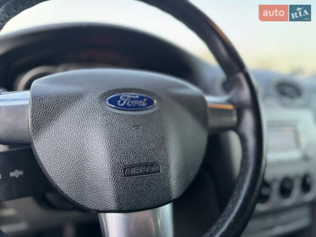 Серый Форд Фокус, объемом двигателя 1.6 л и пробегом 230 тыс. км за 4599 $, фото 69 на Automoto.ua