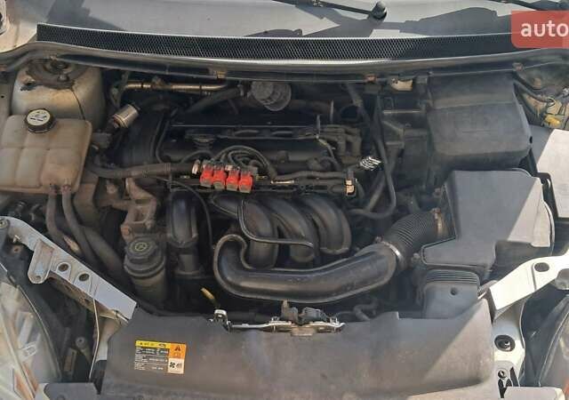 Серый Форд Фокус, объемом двигателя 1.6 л и пробегом 425 тыс. км за 4200 $, фото 28 на Automoto.ua