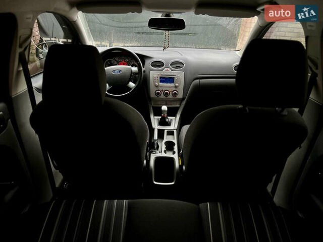 Форд Фокус 2008 в Львове на Automoto.ua Серый Форд Фокус, объемом двигателя 1.6 л и пробегом 262 тыс. км за 4500 $, фото 19 на Automoto.ua