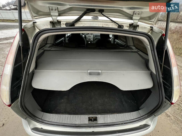 Серый Форд Фокус, объемом двигателя 1.6 л и пробегом 295 тыс. км за 4100 $, фото 9 на Automoto.ua