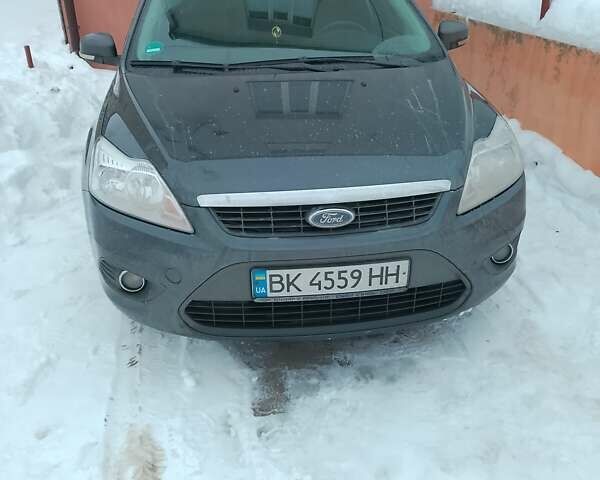 Серый Форд Фокус, объемом двигателя 1.6 л и пробегом 237 тыс. км за 4900 $, фото 2 на Automoto.ua