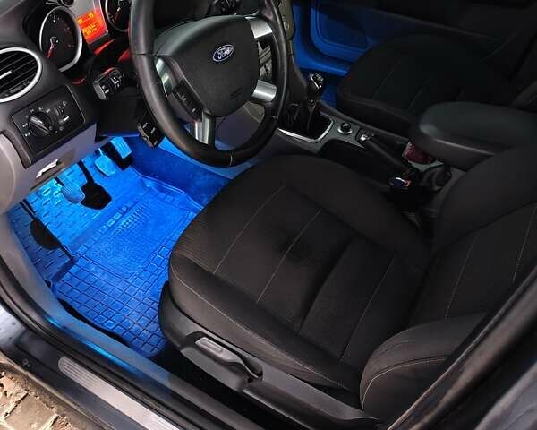 Сірий Форд Фокус, об'ємом двигуна 1.6 л та пробігом 251 тис. км за 6700 $, фото 32 на Automoto.ua