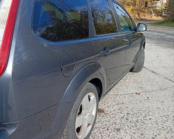 Сірий Форд Фокус, об'ємом двигуна 1.6 л та пробігом 205 тис. км за 6000 $, фото 17 на Automoto.ua