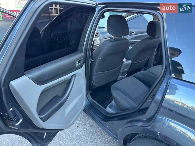 Серый Форд Фокус, объемом двигателя 2 л и пробегом 243 тыс. км за 5700 $, фото 6 на Automoto.ua