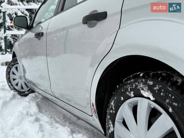 Серый Форд Фокус, объемом двигателя 1.6 л и пробегом 225 тыс. км за 4399 $, фото 33 на Automoto.ua