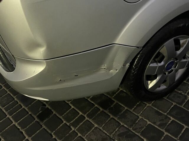 Серый Форд Фокус, объемом двигателя 1.6 л и пробегом 335 тыс. км за 4700 $, фото 7 на Automoto.ua