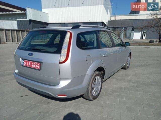 Серый Форд Фокус, объемом двигателя 1.6 л и пробегом 190 тыс. км за 5500 $, фото 7 на Automoto.ua