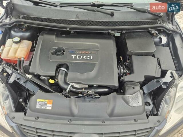 Серый Форд Фокус, объемом двигателя 1.56 л и пробегом 250 тыс. км за 4700 $, фото 7 на Automoto.ua