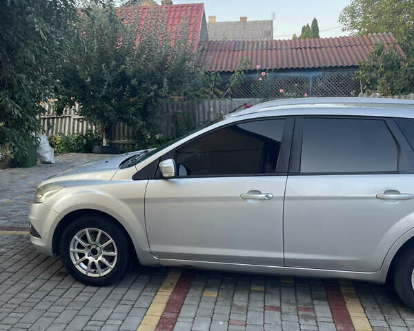 Серый Форд Фокус, объемом двигателя 1.6 л и пробегом 346 тыс. км за 5000 $, фото 4 на Automoto.ua