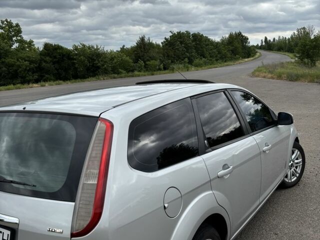 Серый Форд Фокус, объемом двигателя 1.6 л и пробегом 3 тыс. км за 5500 $, фото 3 на Automoto.ua