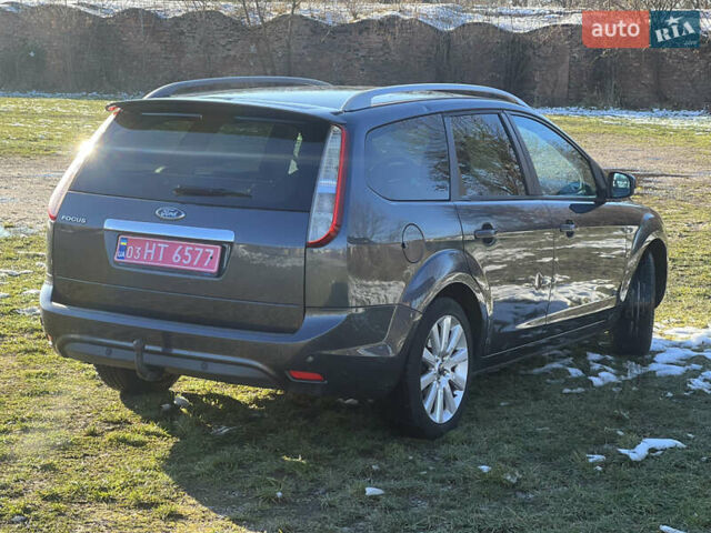 Серый Форд Фокус, объемом двигателя 1.6 л и пробегом 300 тыс. км за 5400 $, фото 3 на Automoto.ua