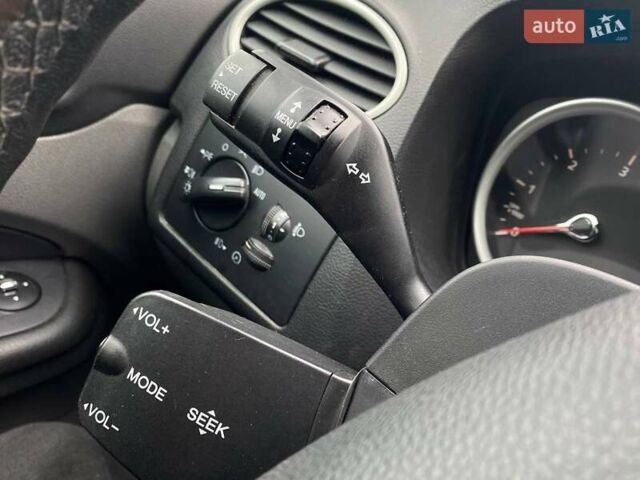 Серый Форд Фокус, объемом двигателя 1.56 л и пробегом 330 тыс. км за 5890 $, фото 21 на Automoto.ua