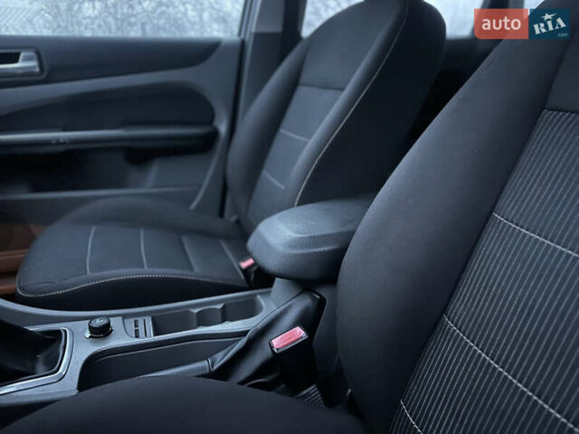 Сірий Форд Фокус, об'ємом двигуна 1.6 л та пробігом 231 тис. км за 5900 $, фото 24 на Automoto.ua